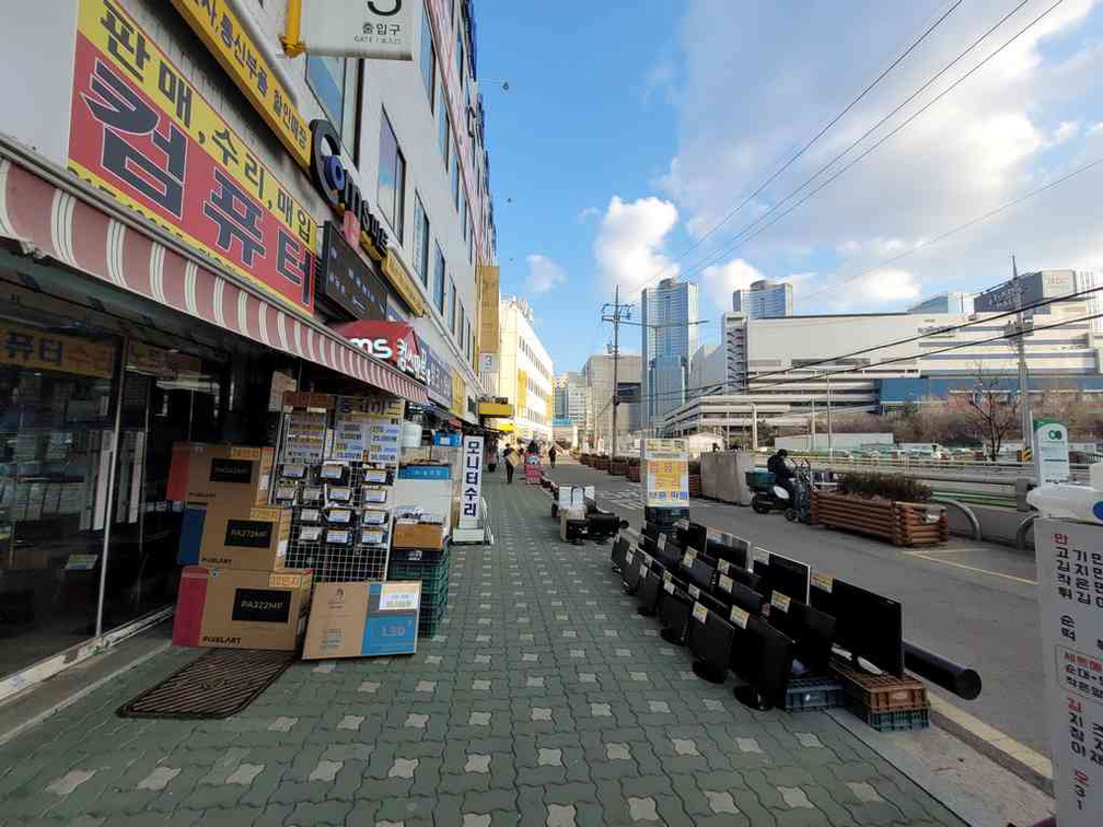 yongshan-seoul-electronics-market-30