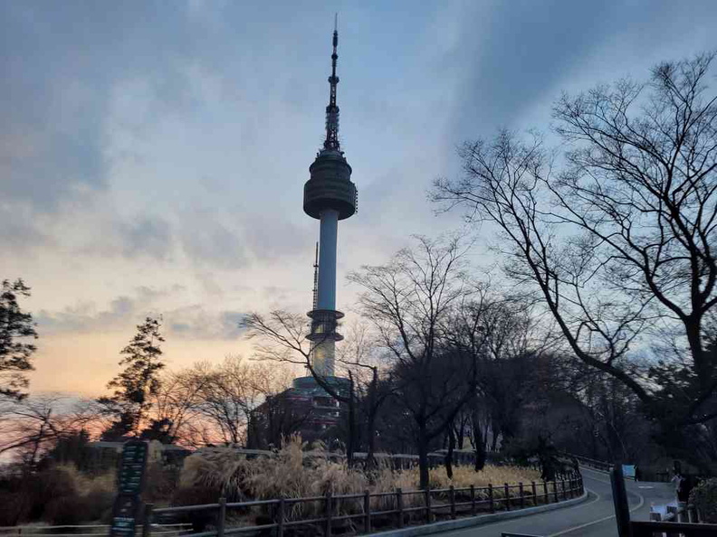 namsan-N-Seoul-tower-korea-07