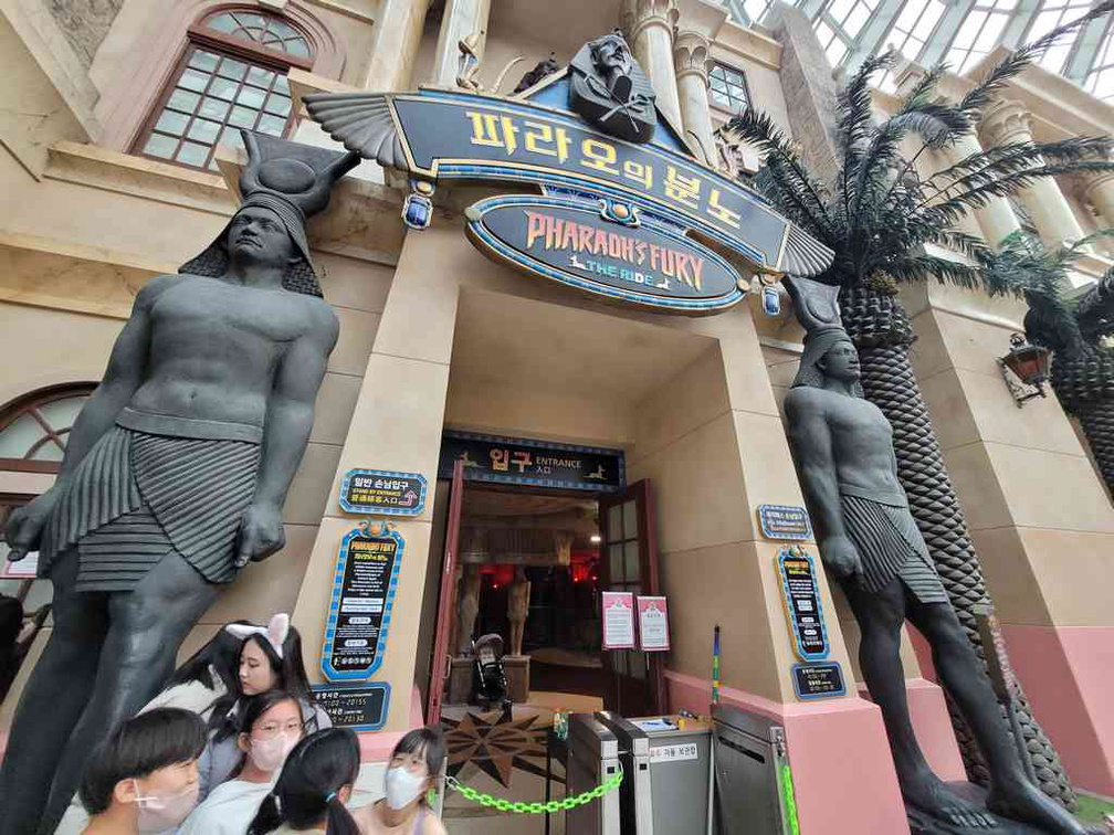 lotte-world-adventure-39