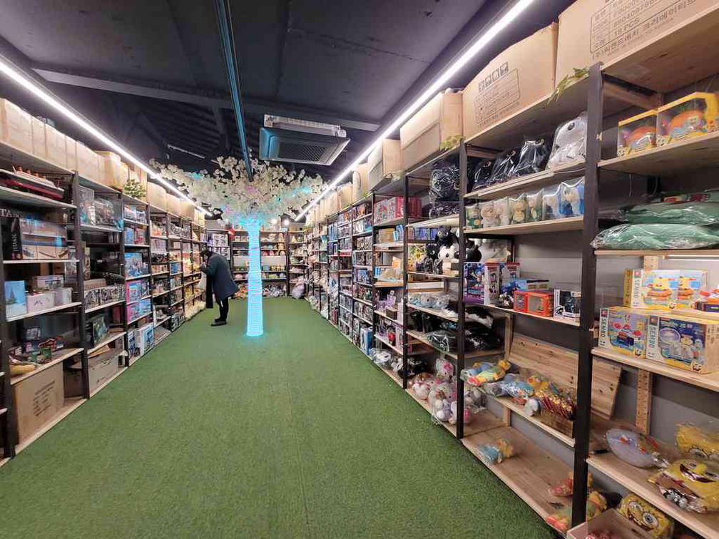 seoul-city-dongdaemun-toy-street-22
