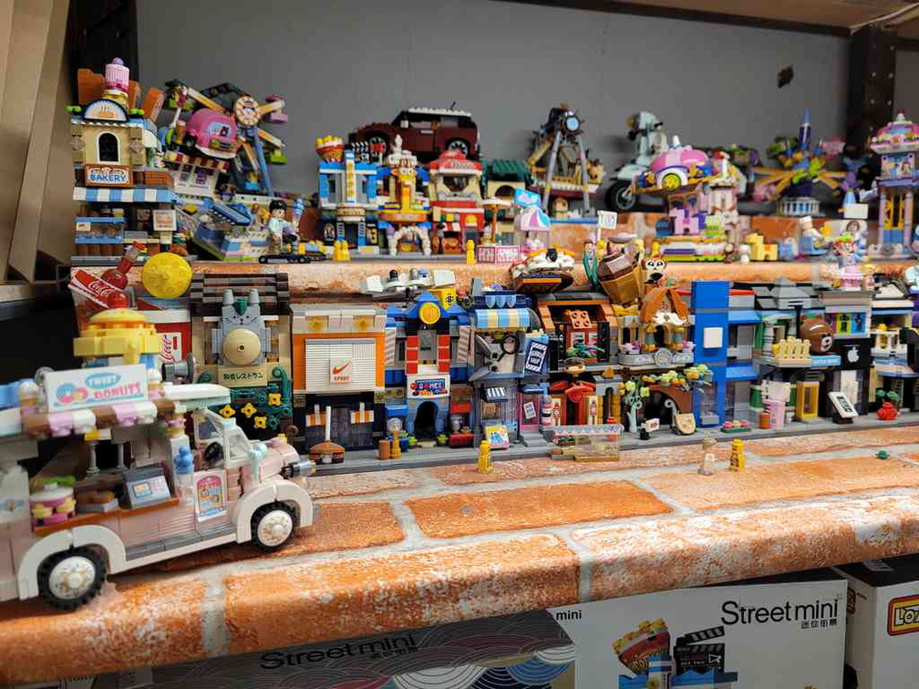 seoul-city-dongdaemun-toy-street-19