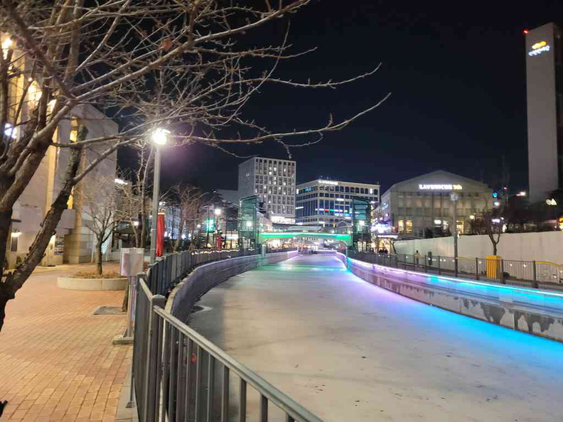 gimpo-laveniche-march-avenue-03