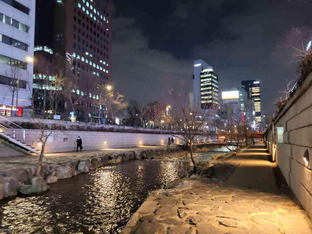 seoul-city-cheonggyecheon-stream-07