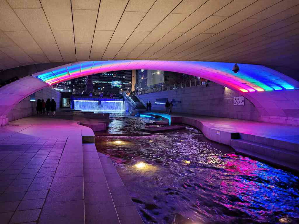 seoul-city-cheonggyecheon-stream-06