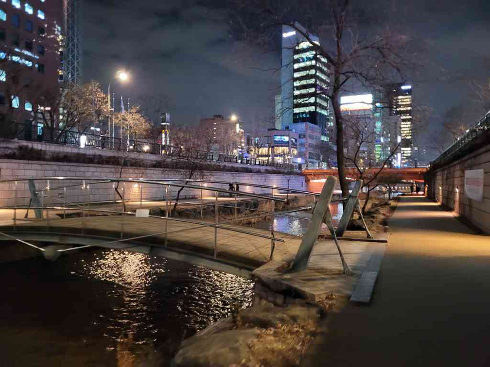 seoul-city-cheonggyecheon-stream-08