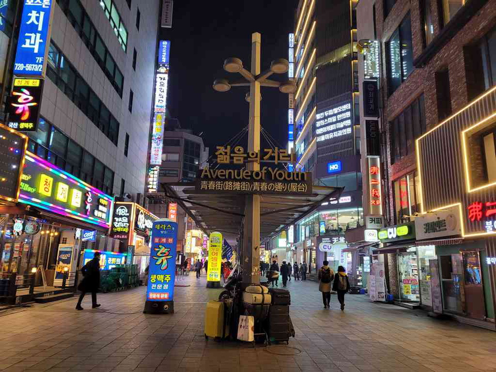 seoul-city-cheonggyecheon-stream-12