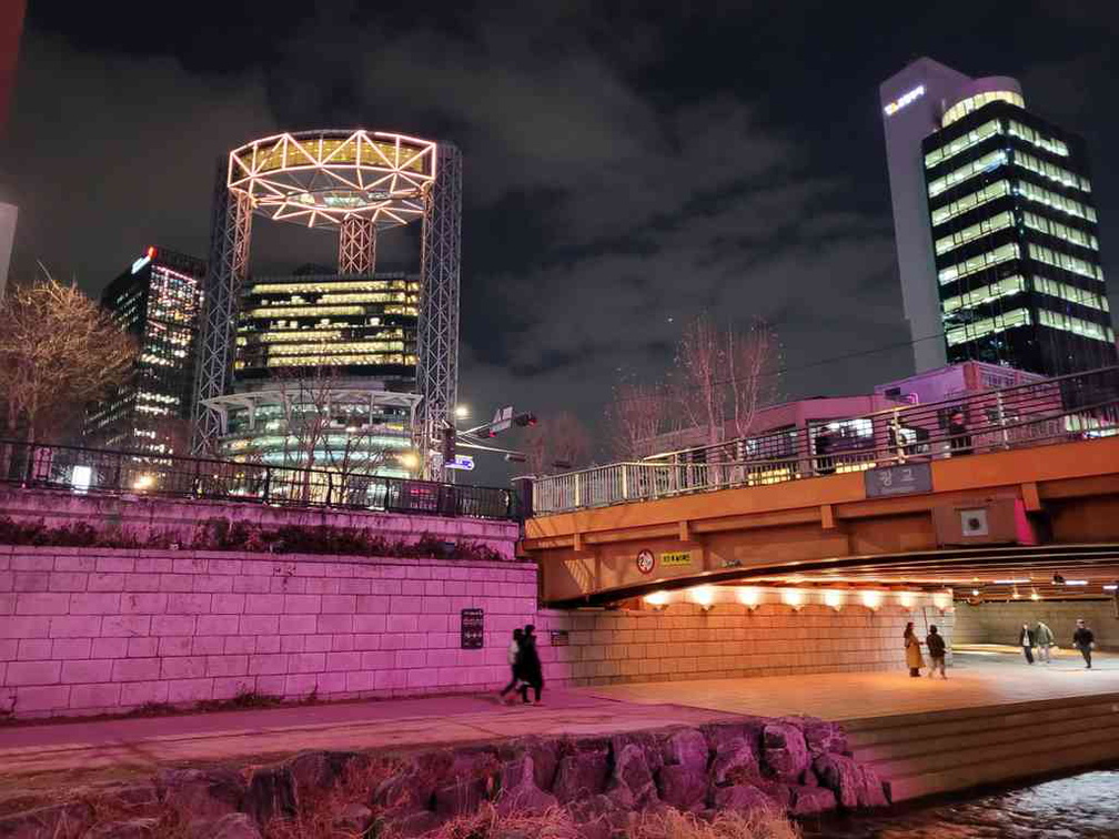 seoul-city-cheonggyecheon-stream-09