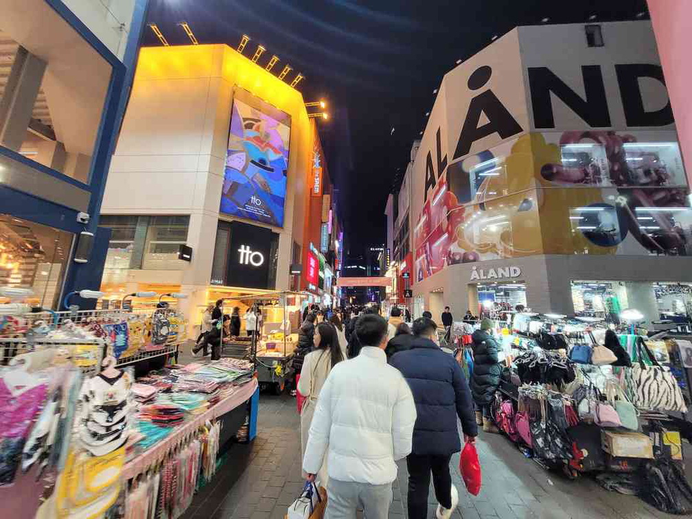 seoul-city-myeong-dong-09