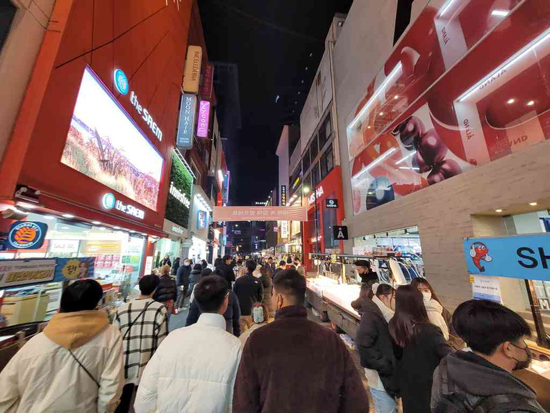 seoul-city-myeong-dong-11