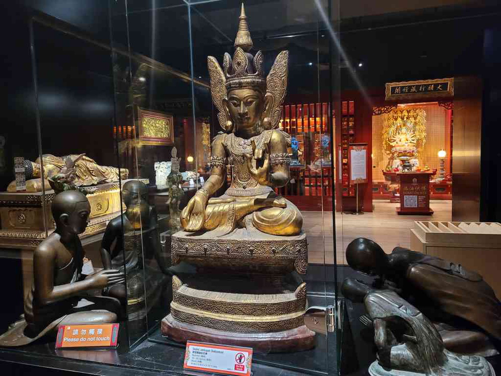 buddha-tooth-relic-temple-20