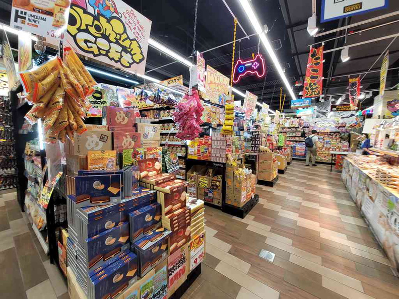 donki-donki-jurong-point-10