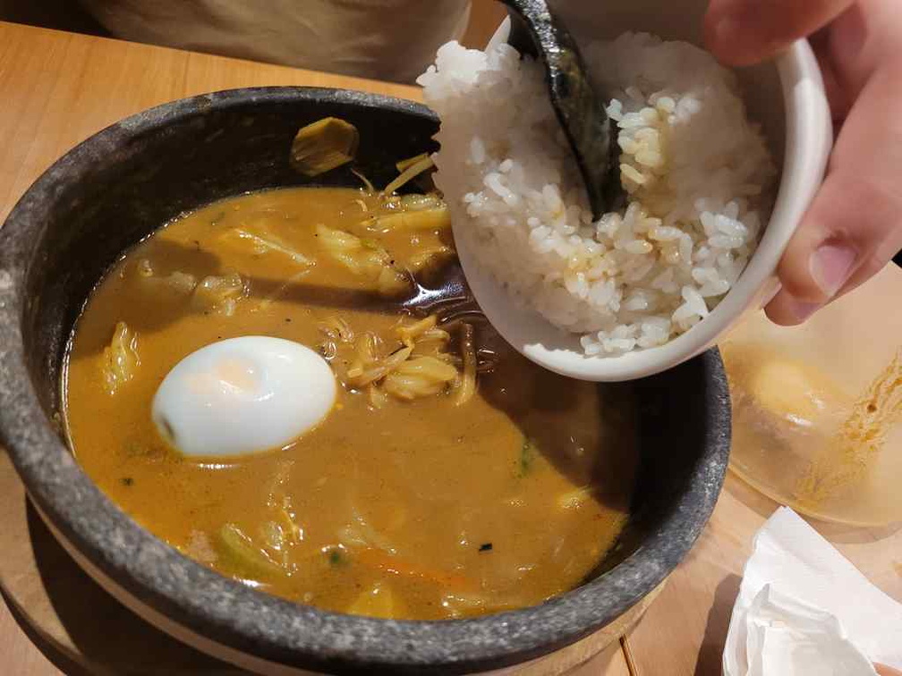 volcano-tonkotsu-kazan-ramen-17