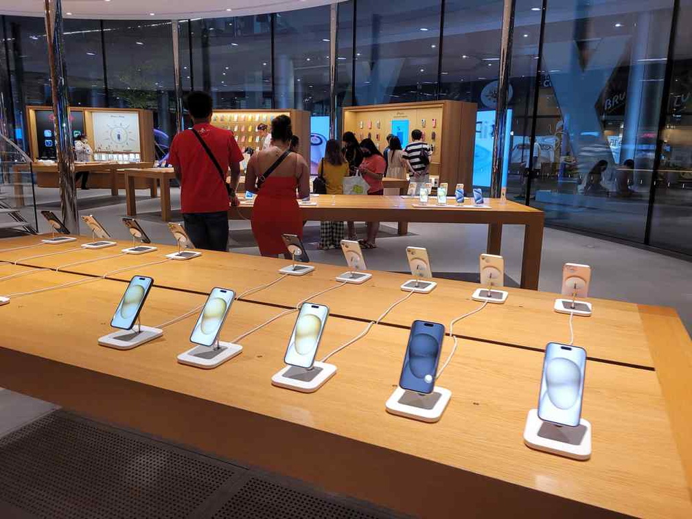 apple-centralworld-store-bangkok-04