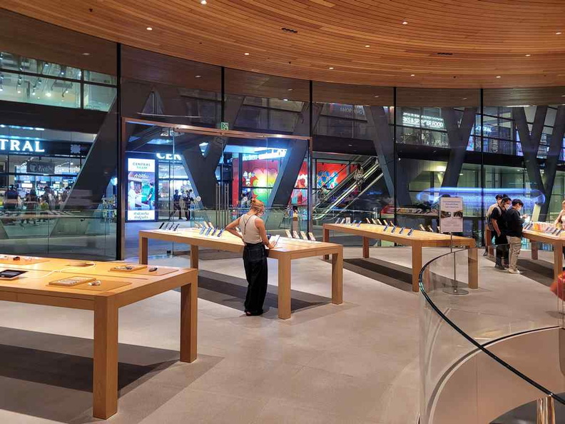 apple-centralworld-store-bangkok-18