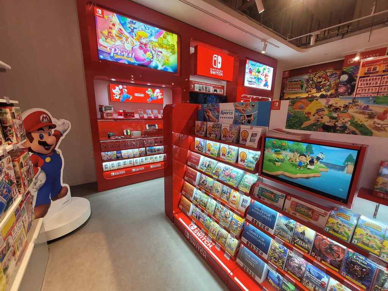 toys-r-us-vivocity-flagship-store-06