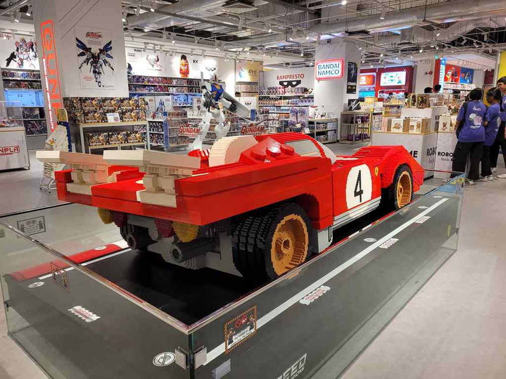toys-r-us-vivocity-flagship-store-12