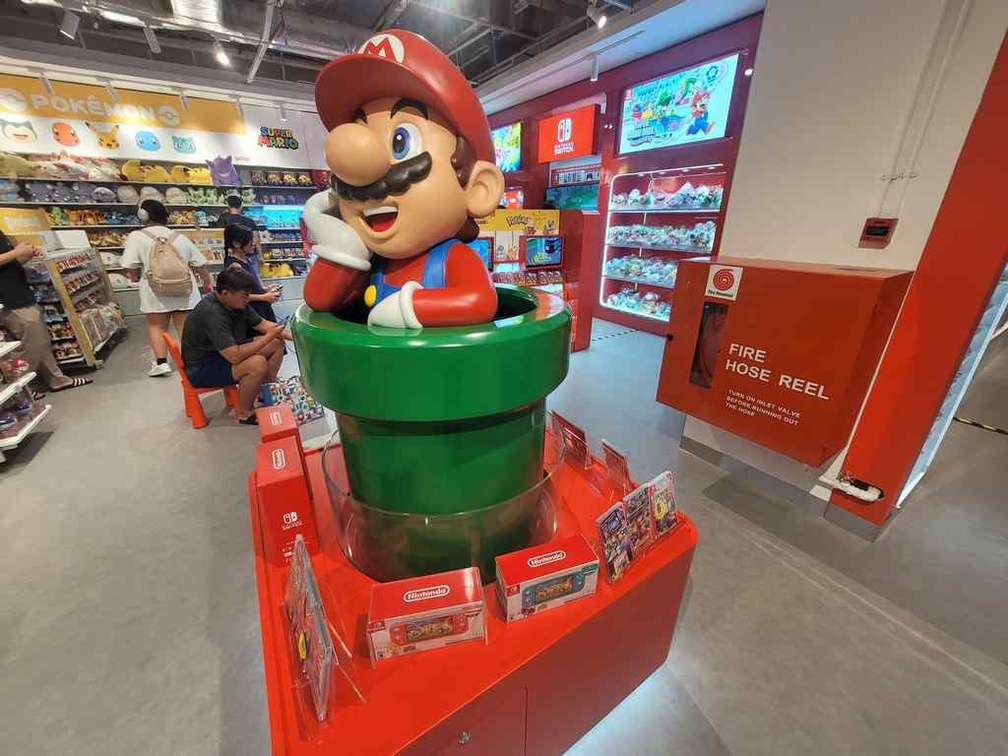 toys-r-us-vivocity-flagship-store-24