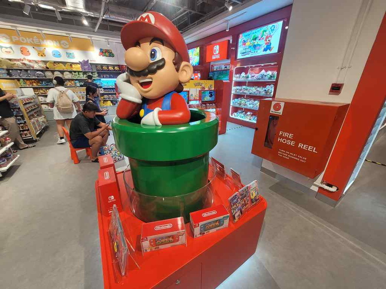 toys-r-us-vivocity-flagship-store-24