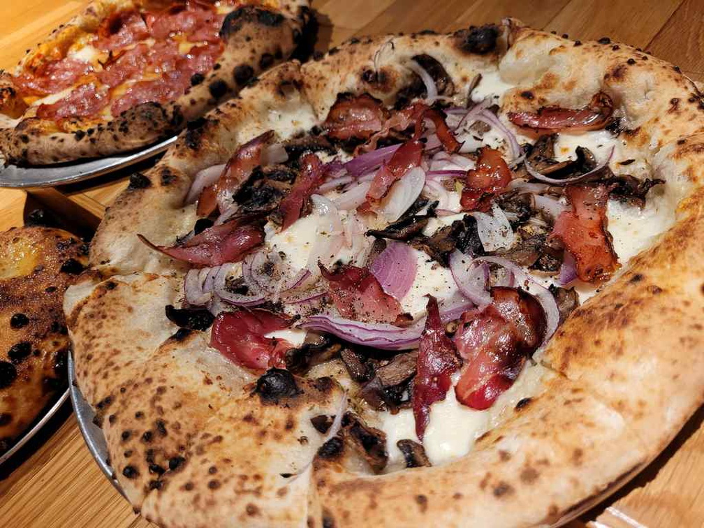robertas-pizza-marina-bay-sands-10