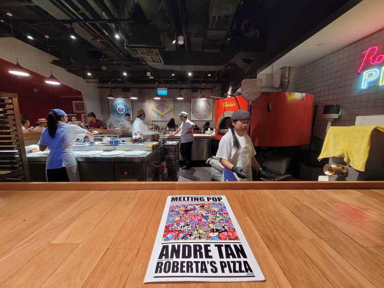 robertas-pizza-marina-bay-sands-13