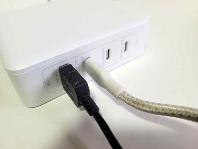 belkin-boostcharge-pro-140w-review-09