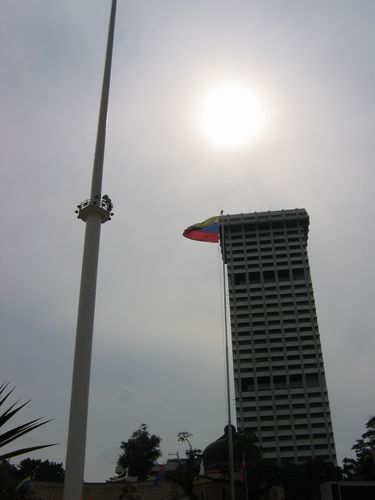 The flagpole is a good distant marker for runners