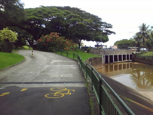 Both ends starts/ends with a concrete incline