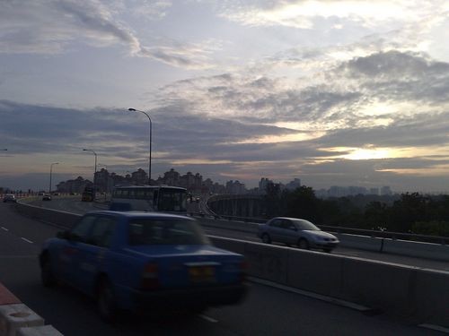 The open lanes of Sheares bridge