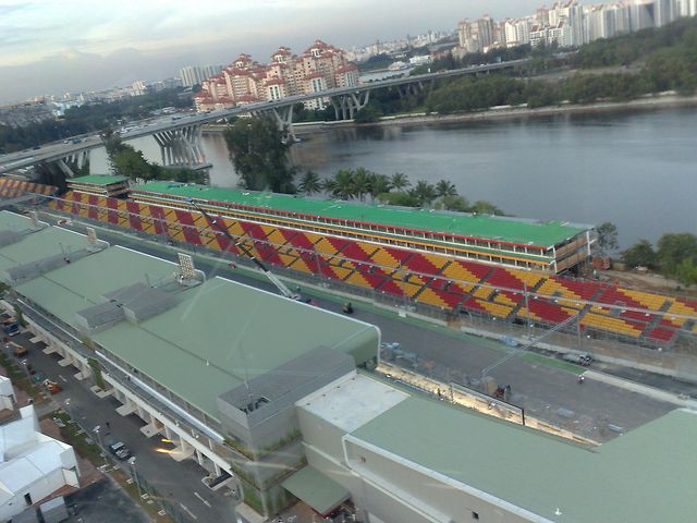 The first highlight the Singapore GP Pit and starting Grid