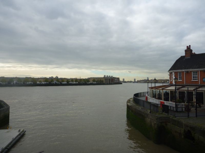 pubs and the thames bank