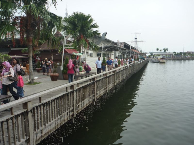 The riverside along Jalan Merdeka