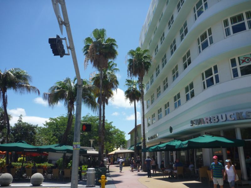 chilling out at Lincoln Road mall!