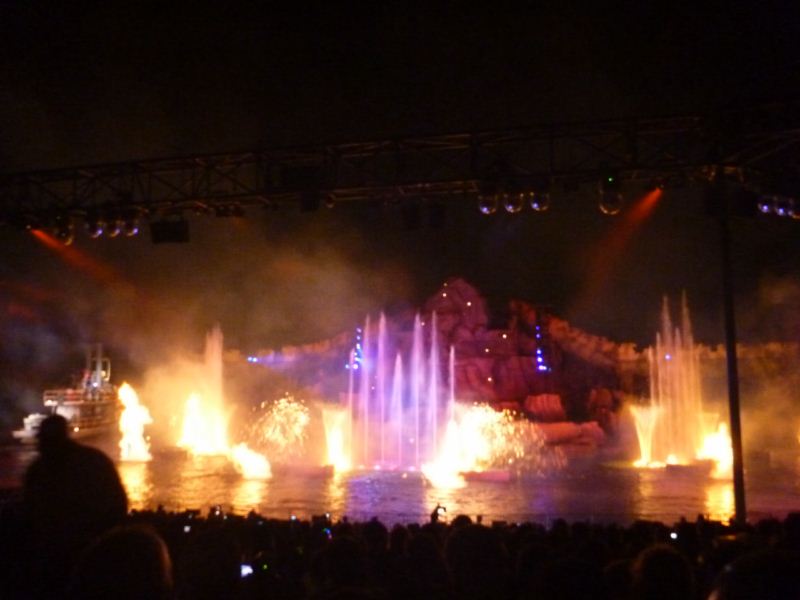 finishing water and pyrotechnics