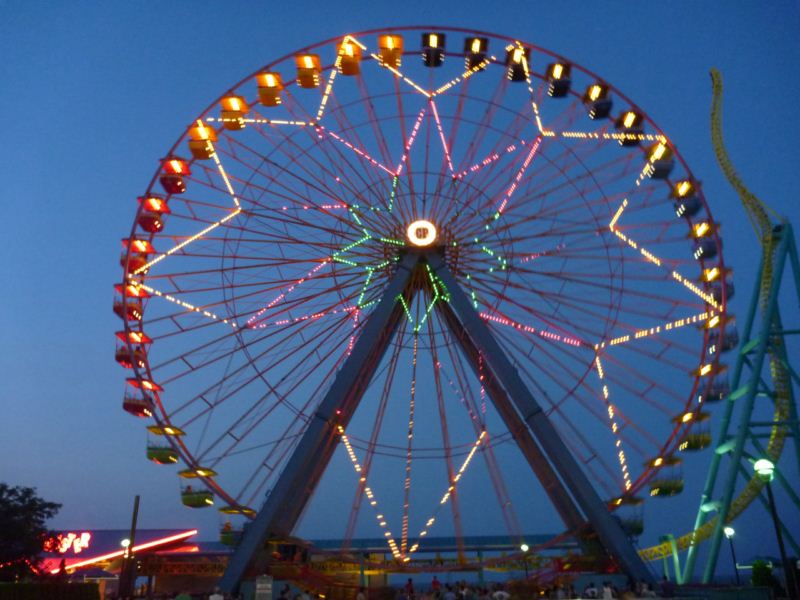 The Huss Witches' Wheel 's fancy lights