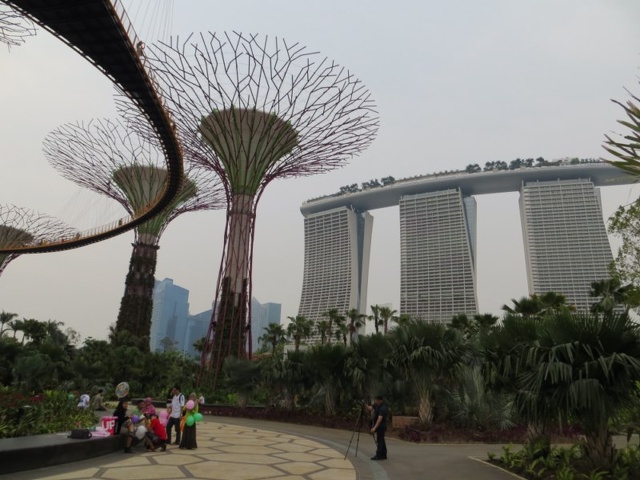 With views overlooking the ECP and Marina Bay