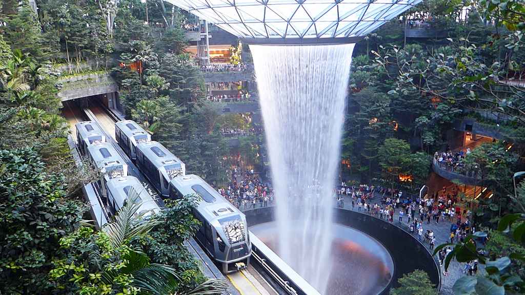 Changi Airport Jewel Hsbc Rain Vortex And Shops Shaunchng Com