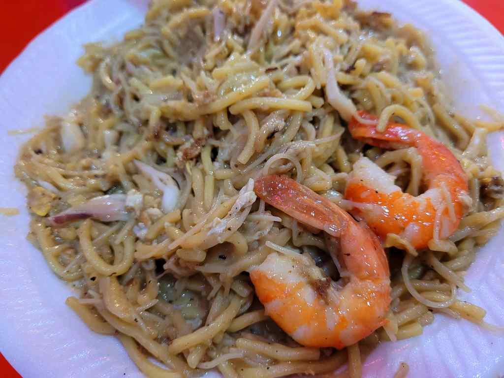 You standard Hokkien mee, after a near 1 hour wait. It is served with a generous serving of large prawns.