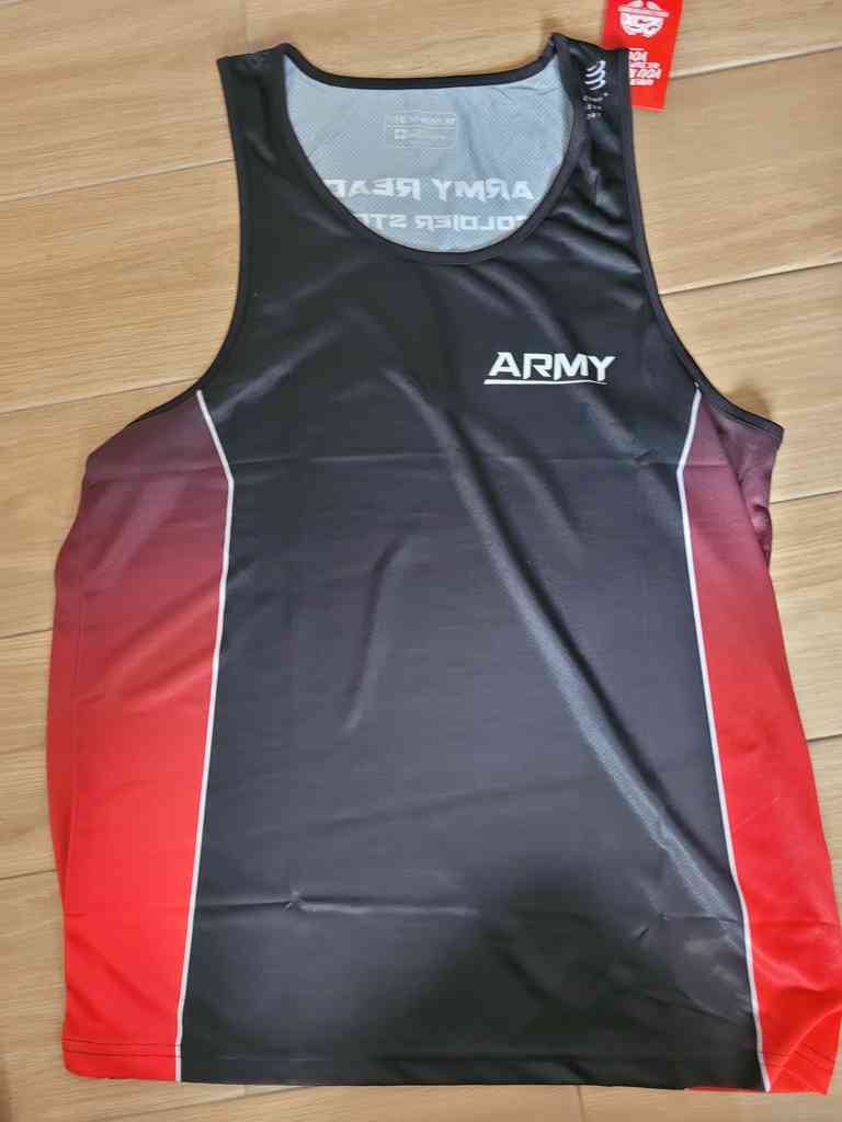 Official running singlet this year, in the same black and red colour livery as the past 2 virtual races