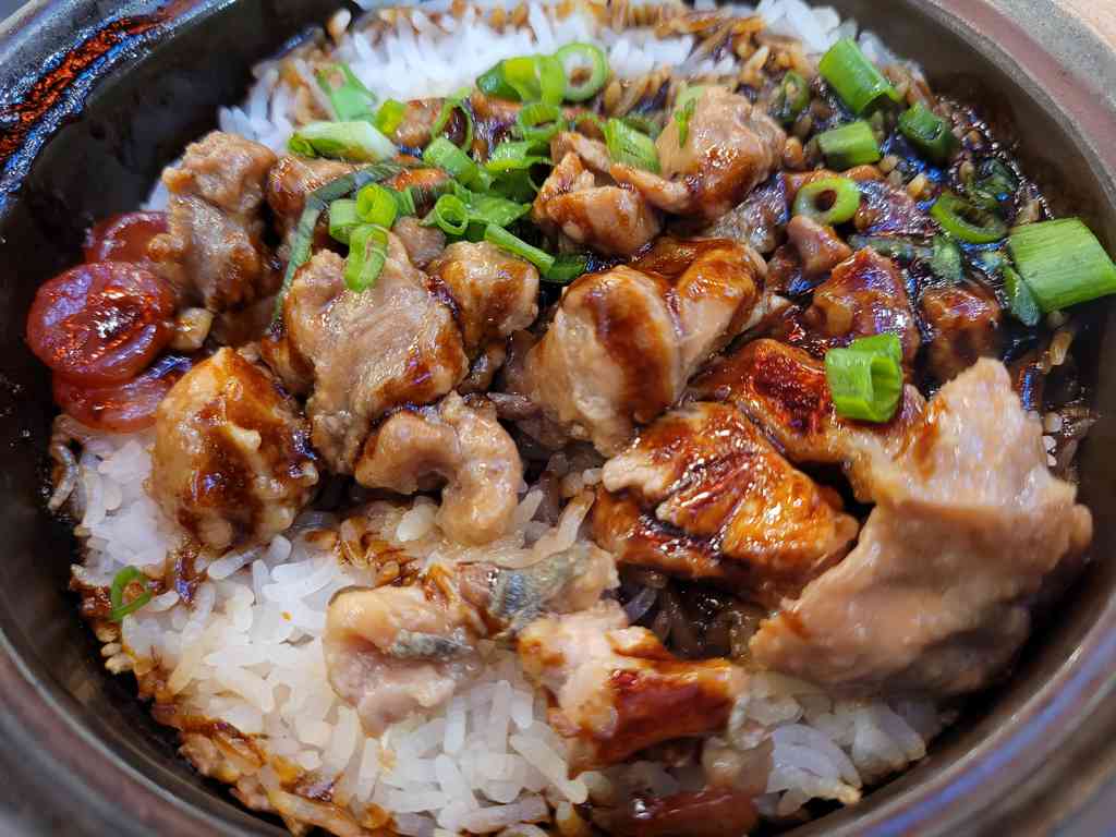 The Penang claypot rice in the flesh, not a bad dish for the price, served with boneless chicken chunks and Chinese sausages